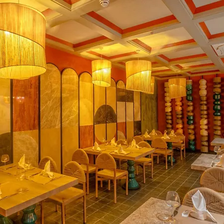Royal Atlantis Icon Hotel